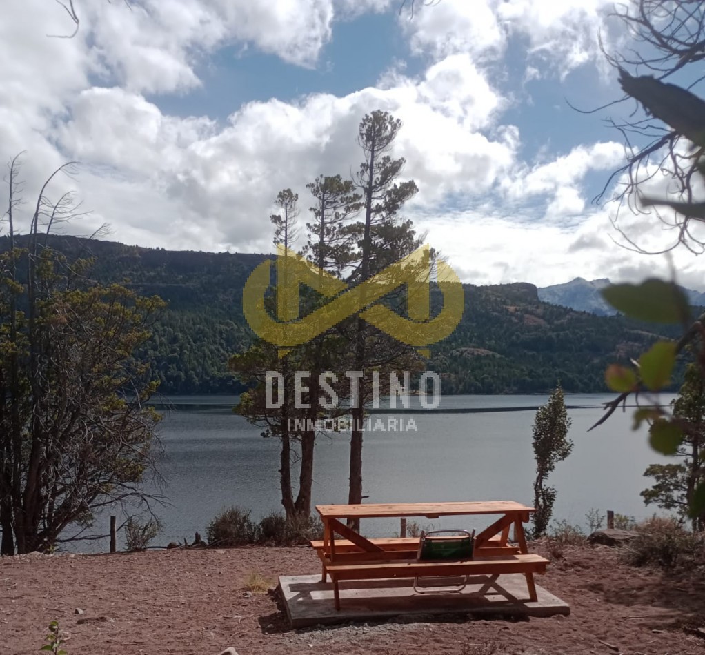¡HERMOSA PROPIEDAD CON COSTA DE LAGO EN CHOLILA!