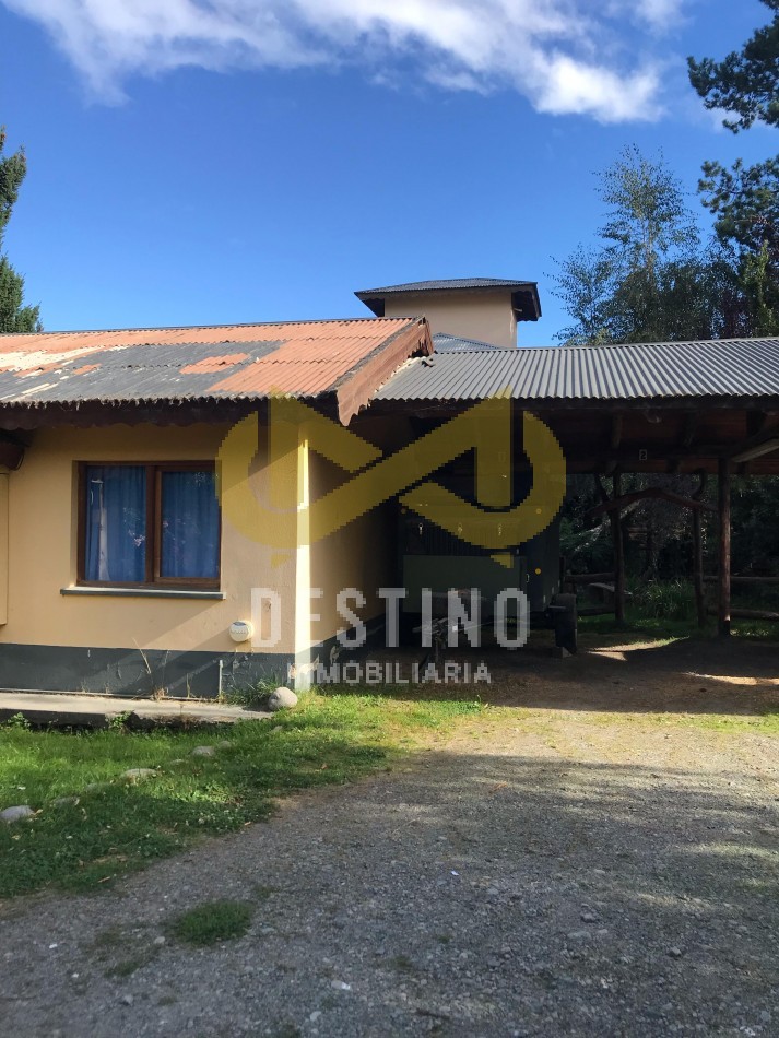 ¡Propiedad en Venta en el Centro de El Hoyo!